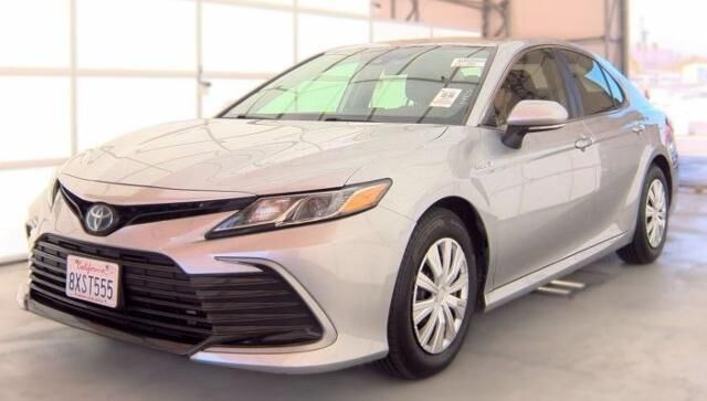 2021 Toyota Camry Hybrid LE — photo 1 of 5