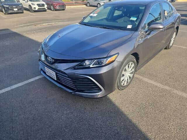 2021 Toyota Camry Hybrid LE