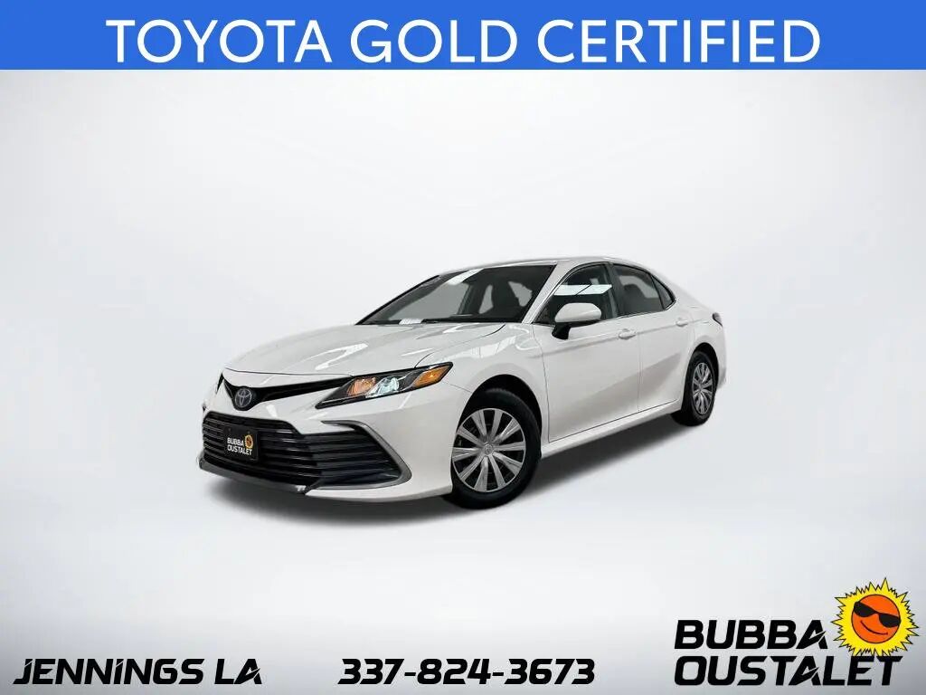 2024 Toyota Camry Hybrid LE — photo 1 of 13