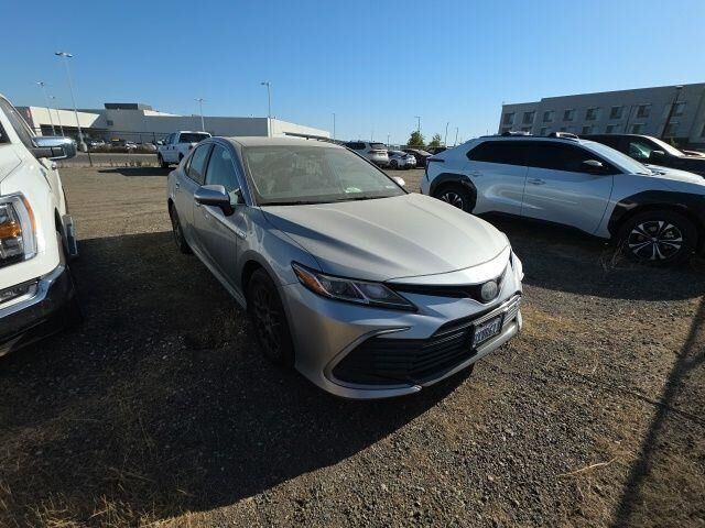 2021 Toyota Camry Hybrid LE — photo 1 of 15