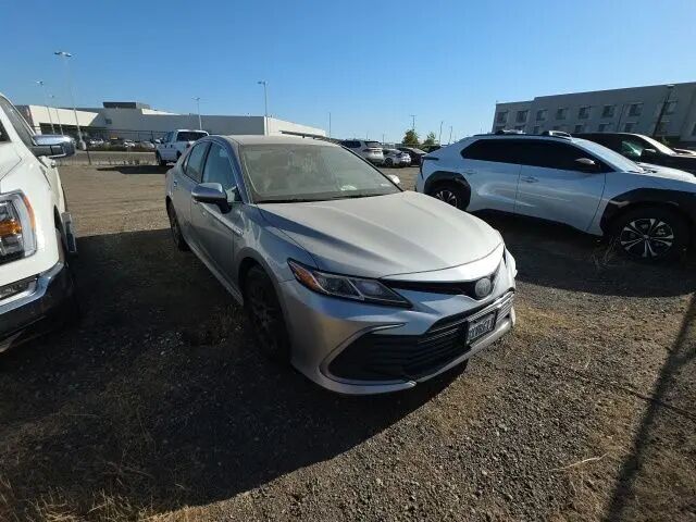 2021 Toyota Camry Hybrid LE