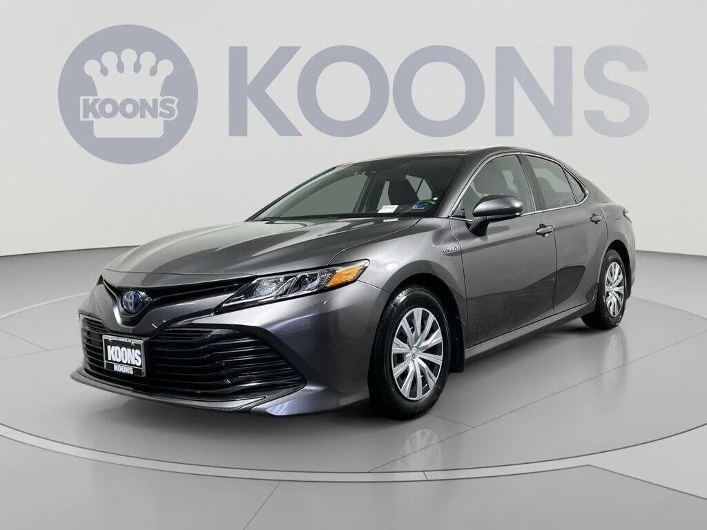 2020 Toyota Camry Hybrid LE — photo 1 of 1