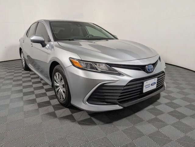 2022 Toyota Camry Hybrid LE