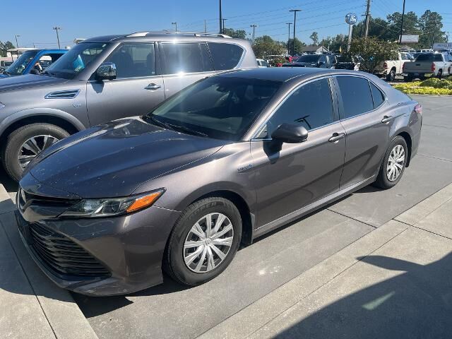 2020 Toyota Camry Hybrid LE