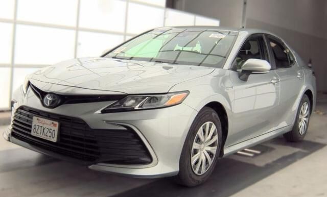 2021 Toyota Camry Hybrid LE — photo 1 of 5
