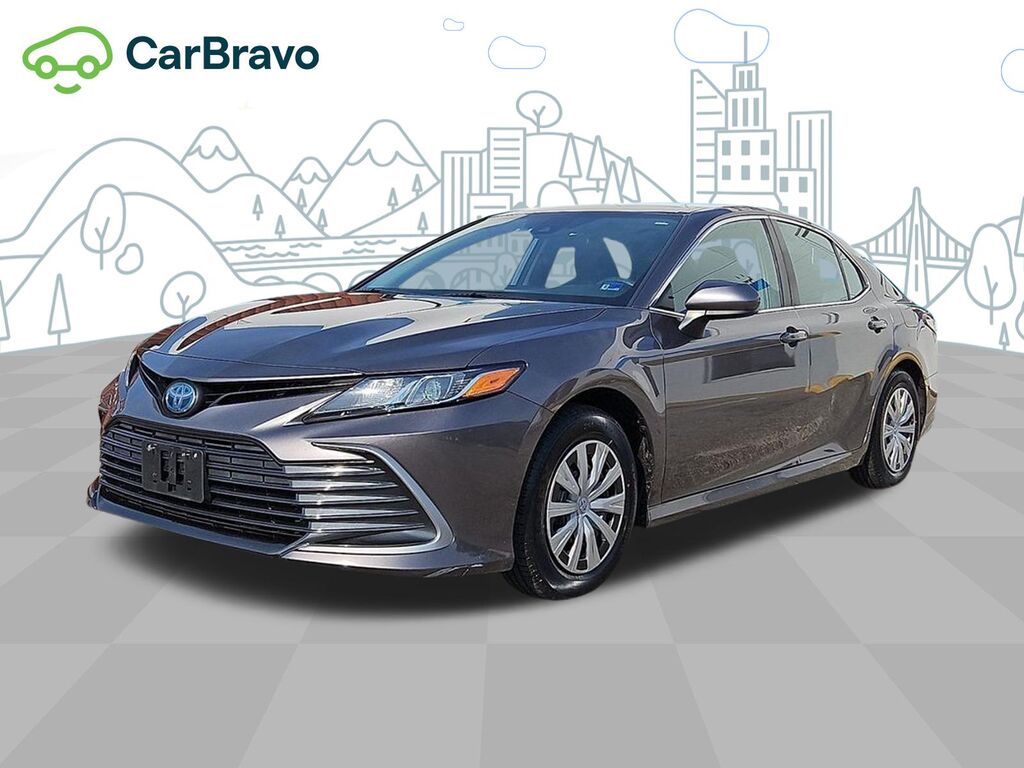 2022 Toyota Camry LE Hybrid — photo 1 of 6