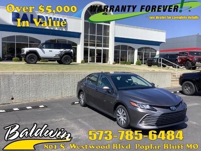 2023 Toyota Camry Hybrid LE — photo 1 of 13