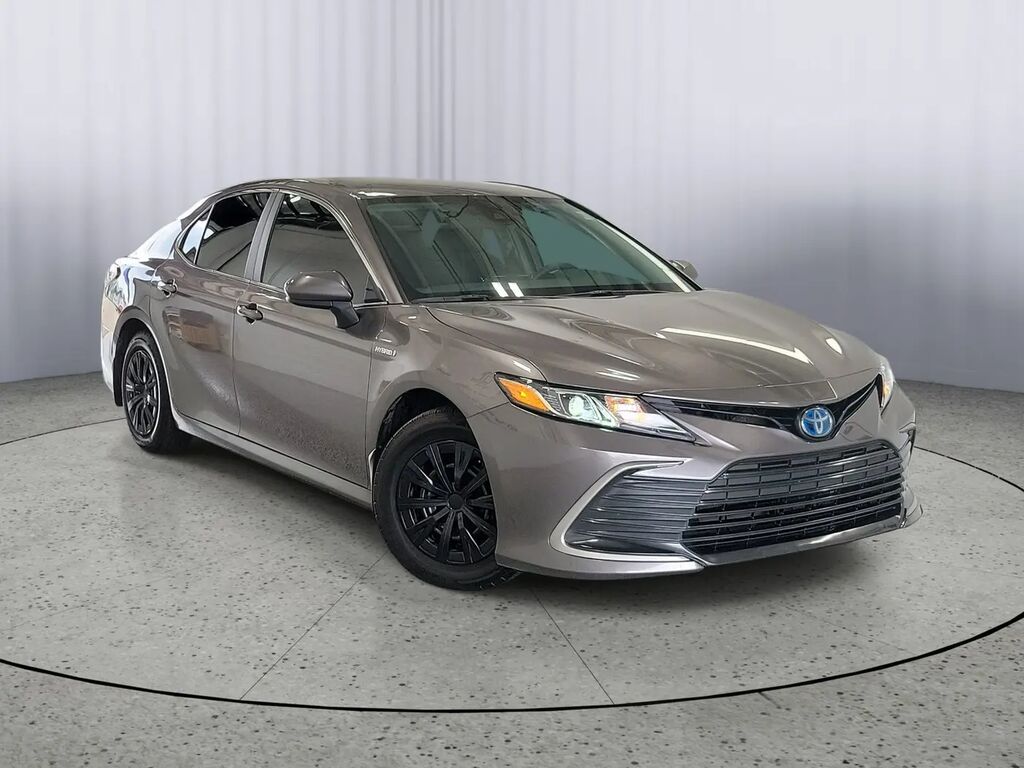 2021 Toyota Camry Hybrid LE — photo 1 of 27