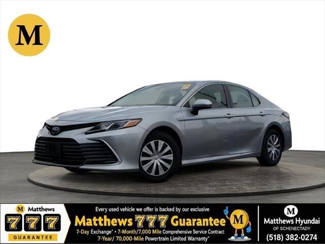 2021 Toyota Camry Hybrid LE — photo 1 of 13
