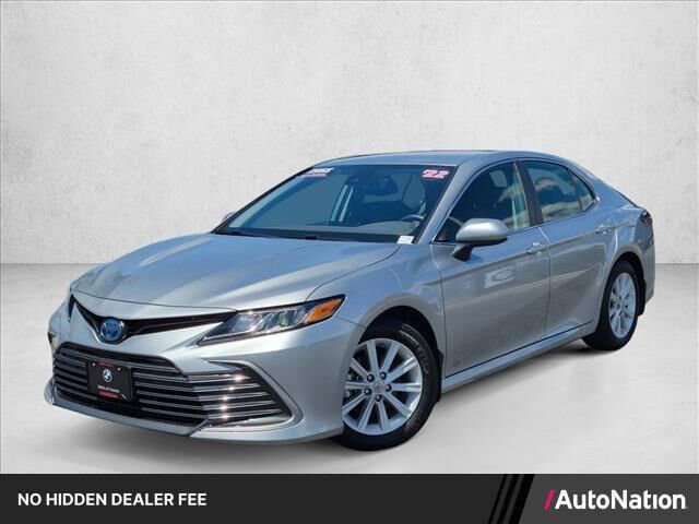 2022 Toyota Camry Hybrid LE — photo 1 of 13