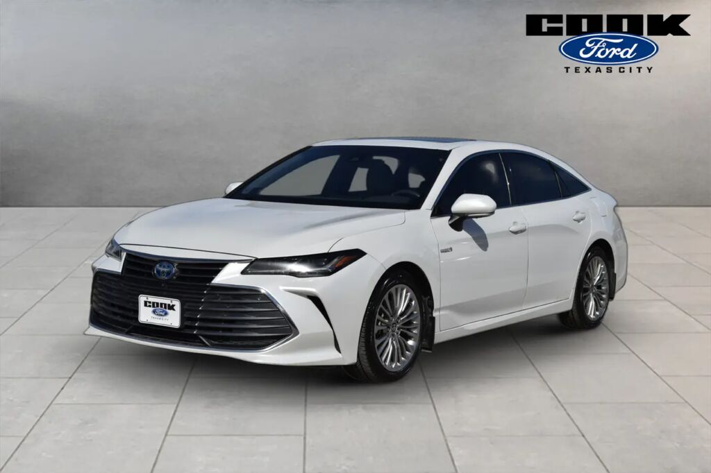 2021 Toyota Avalon Hybrid Limited — photo 1 of 13