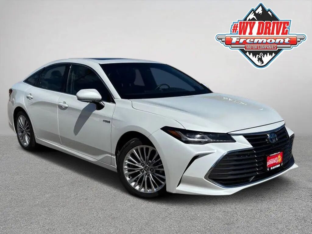 2021 Toyota Avalon Hybrid Limited — photo 1 of 13