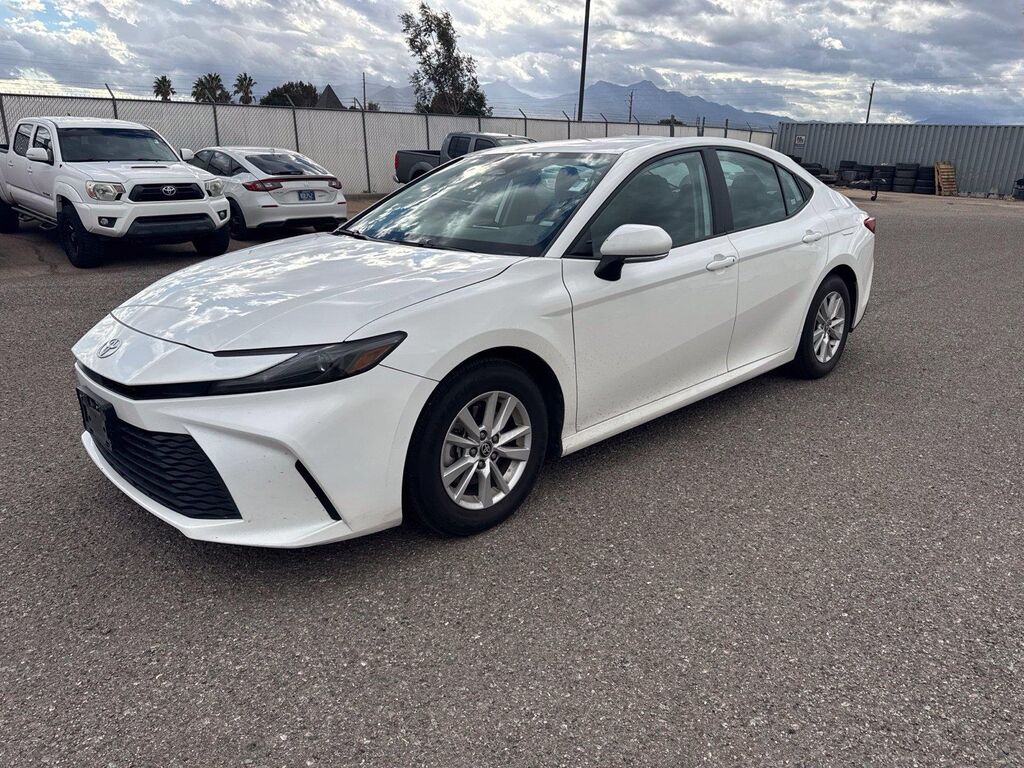 2025 Toyota Camry LE — photo 1 of 13