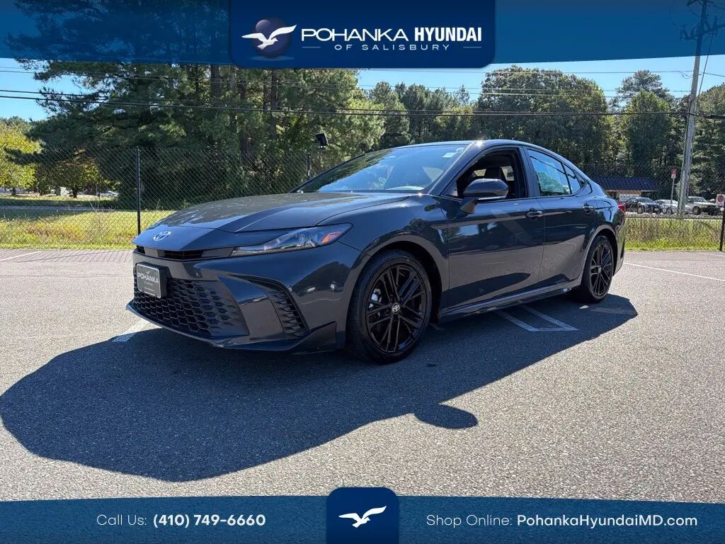 2025 Toyota Camry SE — photo 1 of 13