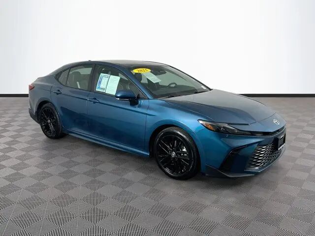 2025 Toyota Camry SE — photo 1 of 49