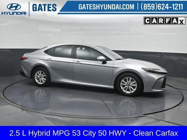 2025 Toyota Camry LE — photo 1 of 13