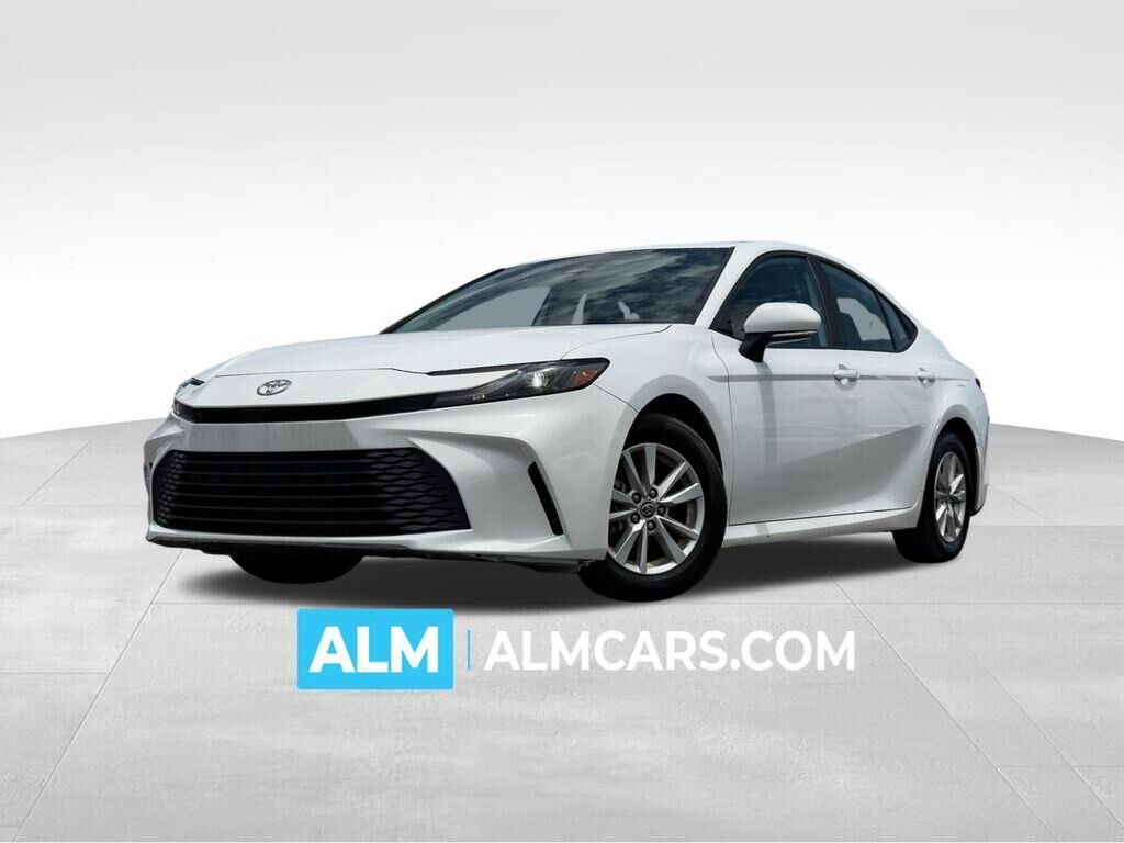 2025 Toyota Camry LE — photo 1 of 13
