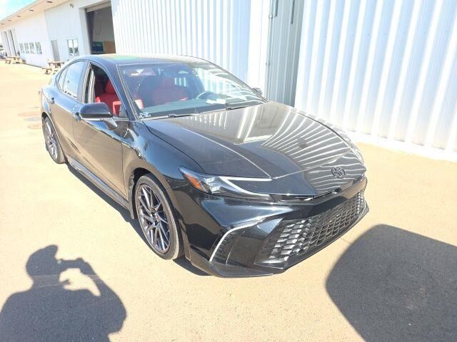 2025 Toyota Camry SE — photo 1 of 11