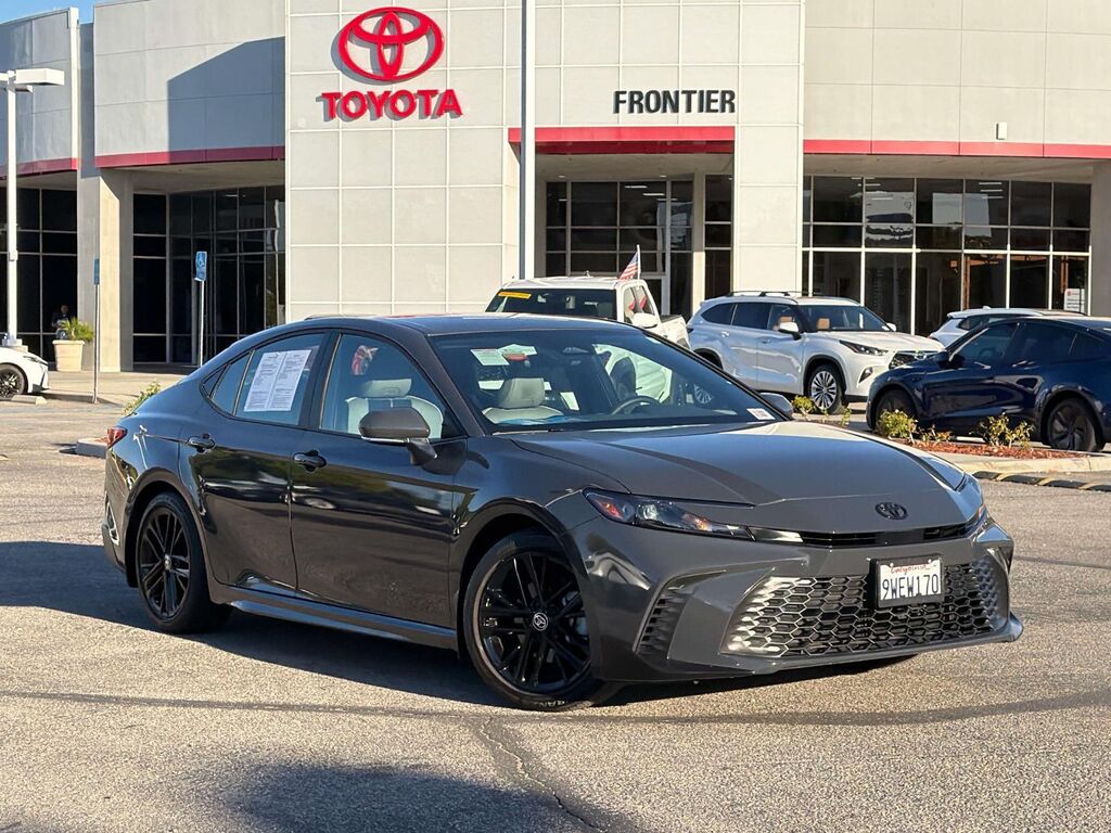 2026 Toyota Camry SE — photo 1 of 13