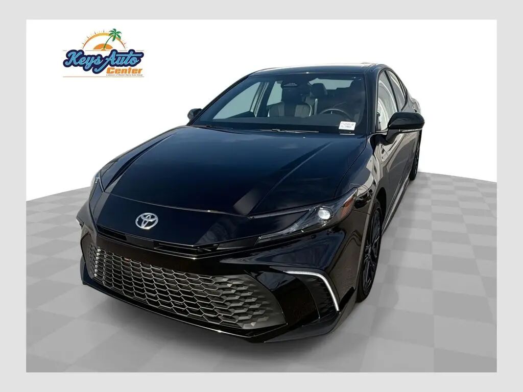 2026 Toyota Camry SE — photo 1 of 13