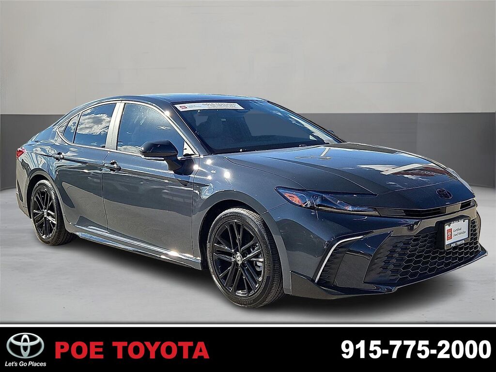 2026 Toyota Camry SE — photo 1 of 12