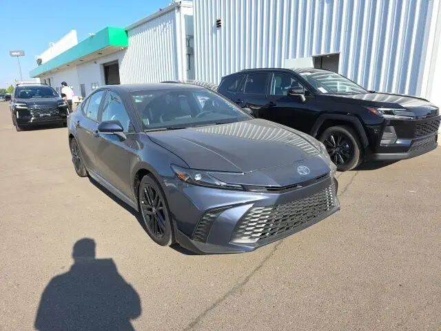 2026 Toyota Camry SE — photo 1 of 15