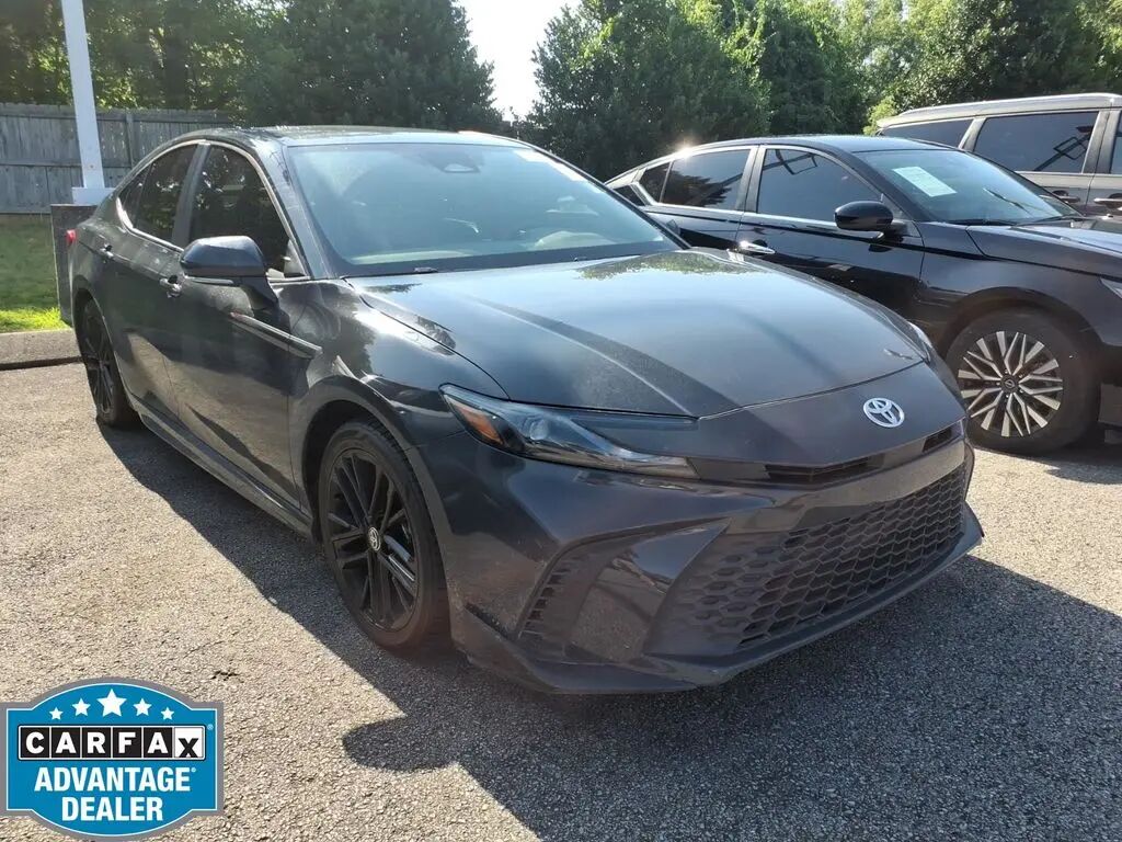 2025 Toyota Camry SE — photo 1 of 31