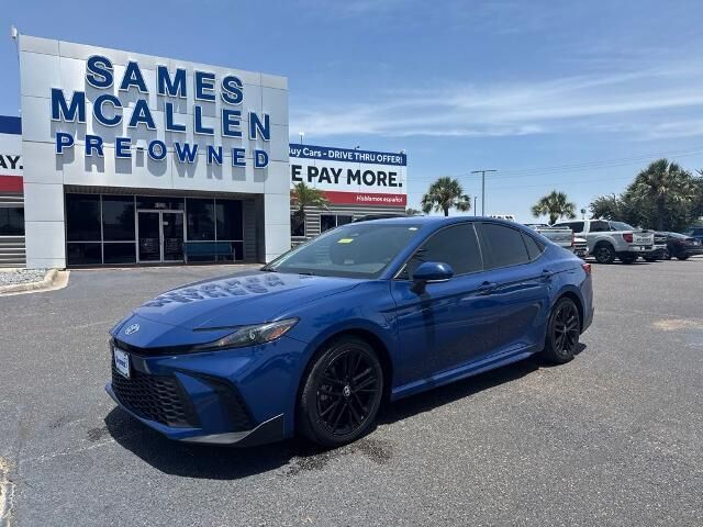 2025 Toyota Camry SE — photo 1 of 13