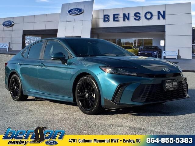 2025 Toyota Camry SE — photo 1 of 26