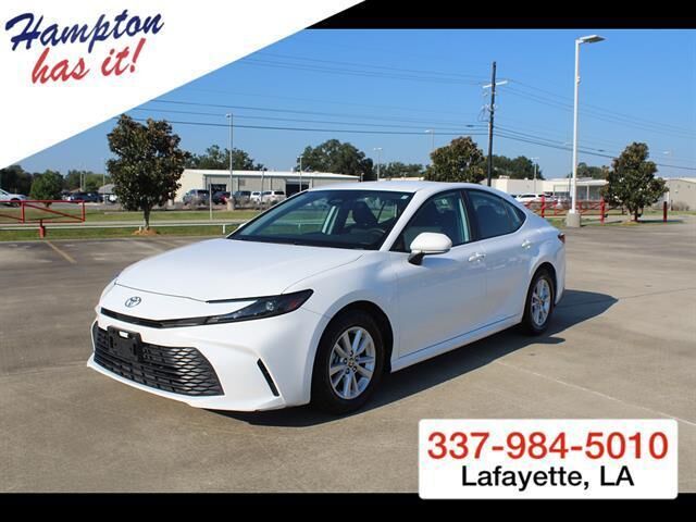 2025 Toyota Camry LE — photo 1 of 13