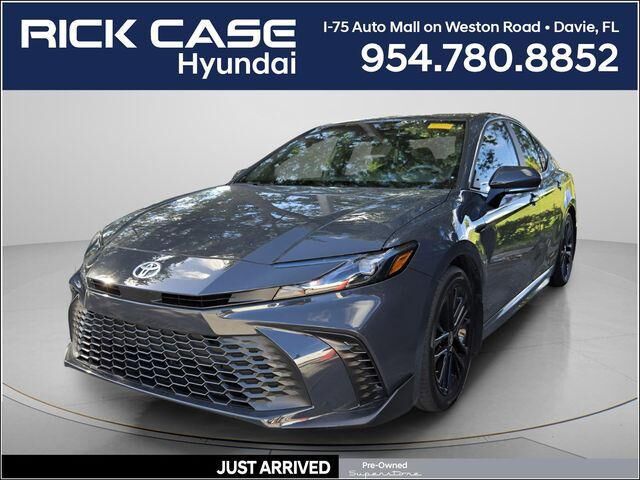 2025 Toyota Camry SE — photo 1 of 23