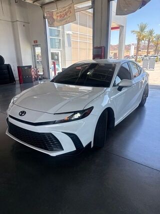 2025 Toyota Camry SE — photo 1 of 2