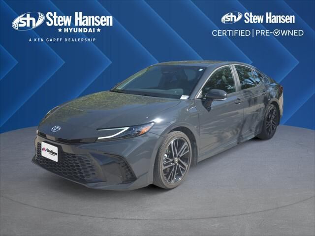 2026 Toyota Camry LE — photo 1 of 13