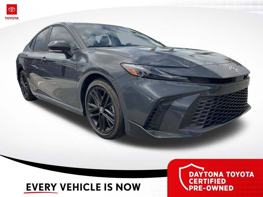 2026 Toyota Camry SE — photo 1 of 13