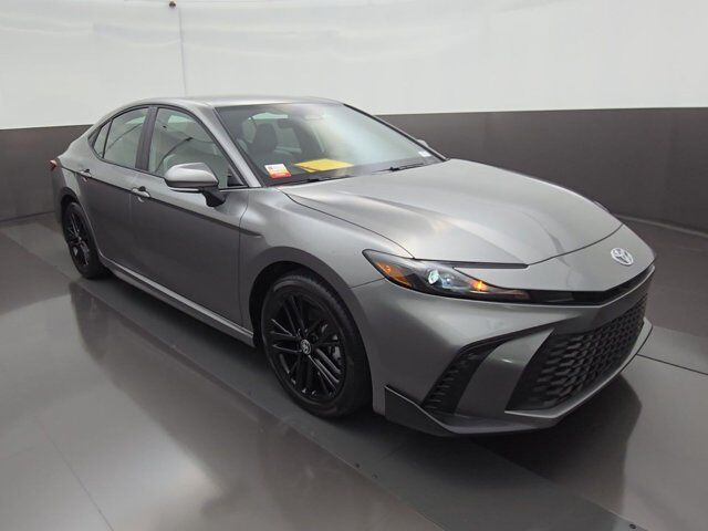 2026 Toyota Camry SE — photo 1 of 13