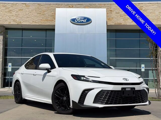 2025 Toyota Camry SE