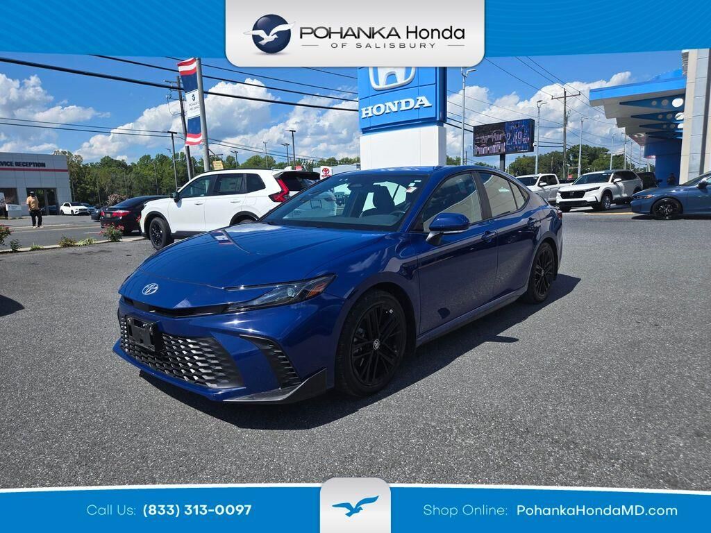 2025 Toyota Camry SE — photo 1 of 26