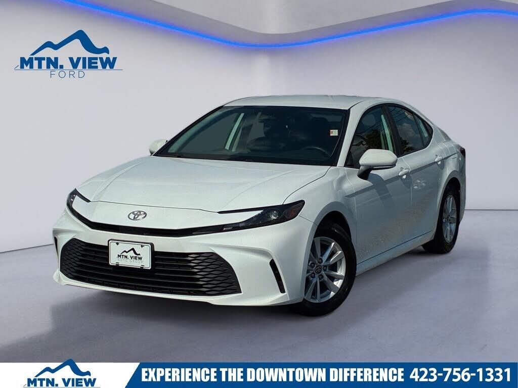 2025 Toyota Camry LE — photo 1 of 1