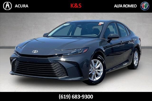 2025 Toyota Camry LE — photo 1 of 26