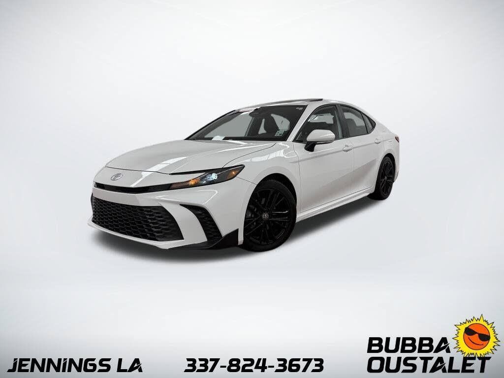 2025 Toyota Camry SE — photo 1 of 1