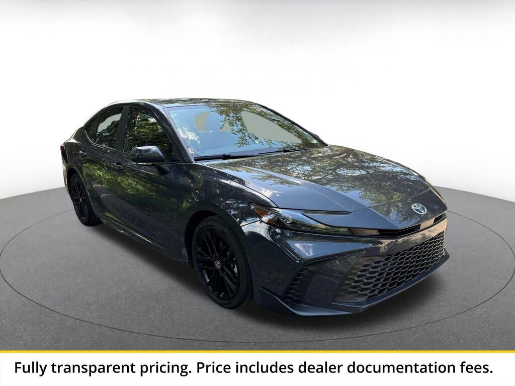 2026 Toyota Camry SE — photo 1 of 13
