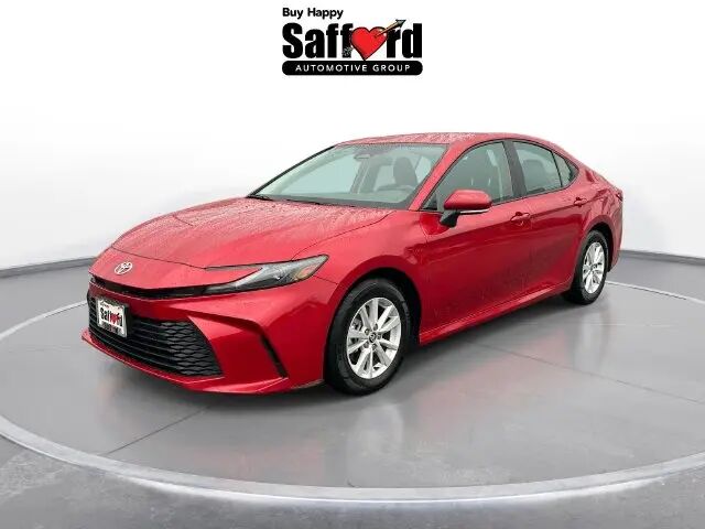 2025 Toyota Camry LE — photo 1 of 13