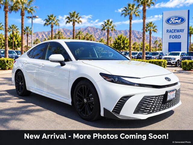 2025 Toyota Camry SE