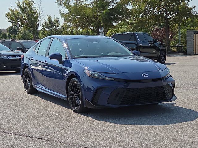 2025 Toyota Camry SE — photo 1 of 39
