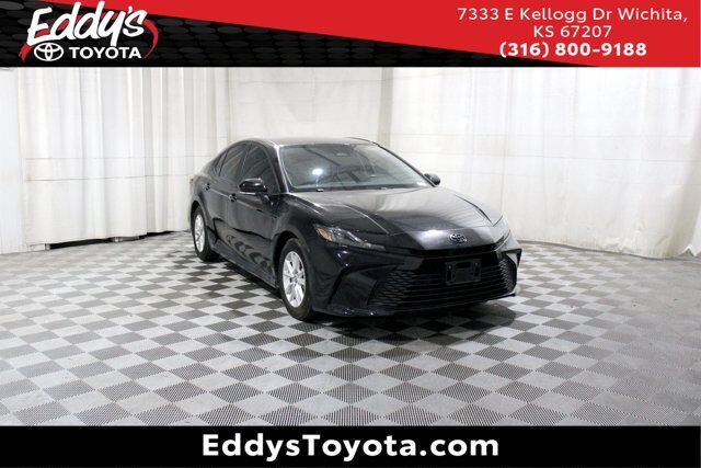 2026 Toyota Camry LE — photo 1 of 13