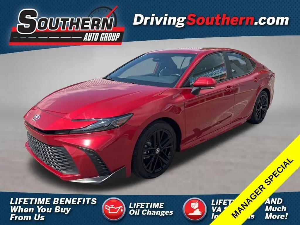 2025 Toyota Camry SE — photo 1 of 17