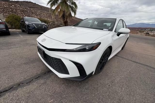 2025 Toyota Camry SE — photo 1 of 26