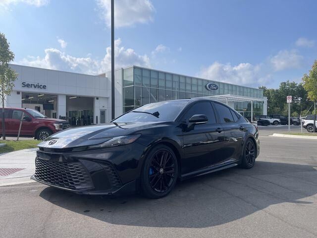 2025 Toyota Camry LE — photo 1 of 10