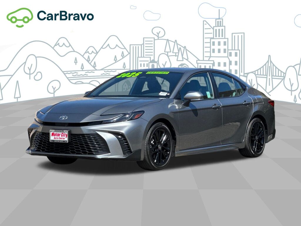2025 Toyota Camry SE — photo 1 of 6