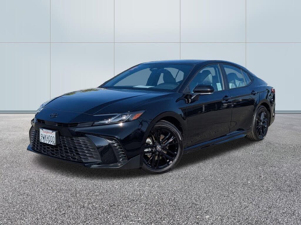 2026 Toyota Camry LE — photo 1 of 1